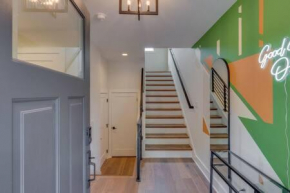 Taylor Haus III - Urban Rooftop Retreat
